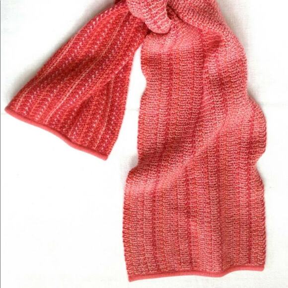 Tanner Pink Soft Knit 100% Wool Long Scarf in PRISTINE CONDITION - Picture 5 of 10